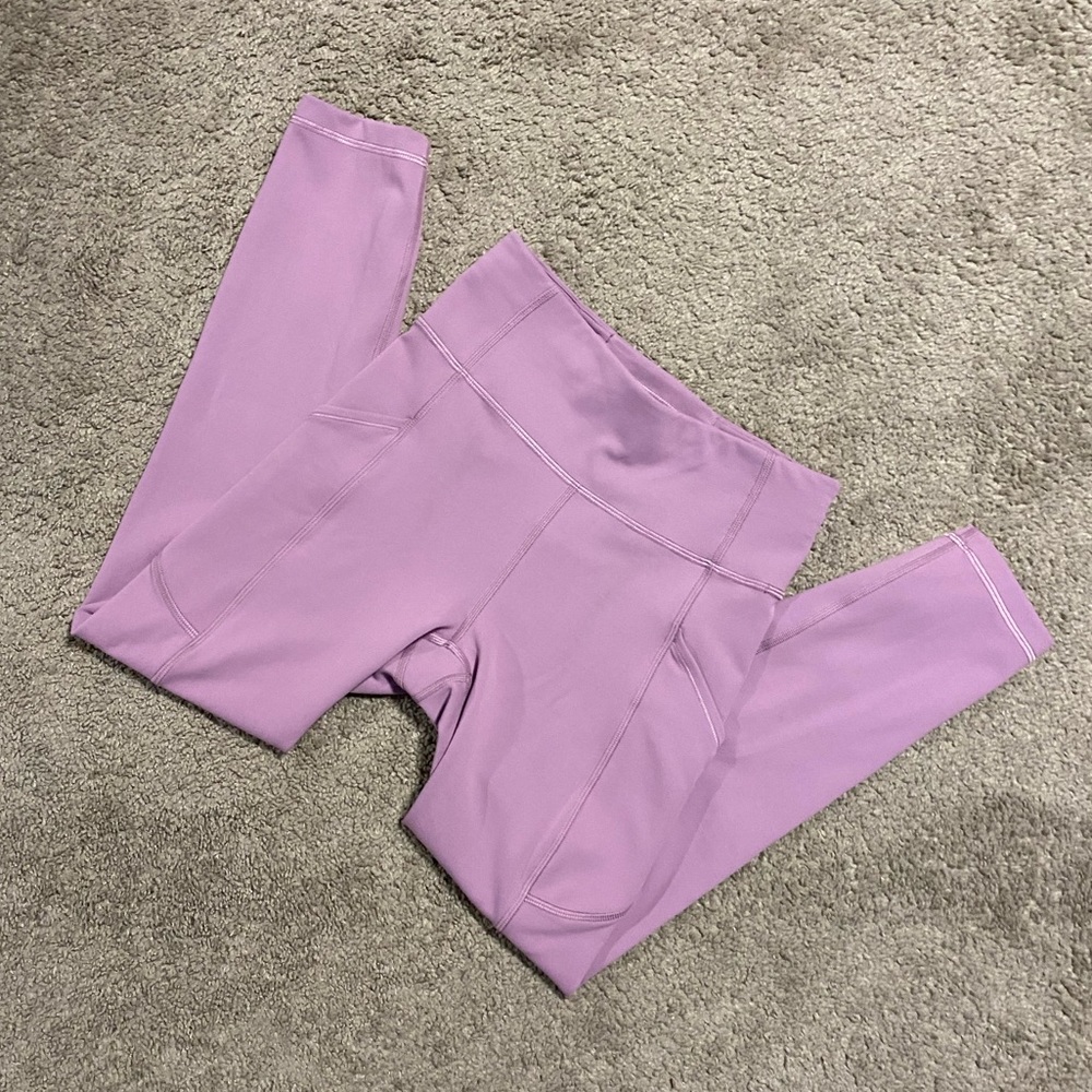 Lululemon Women’s High Waisted Capri Leggings. Gem